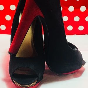 Women’s 5’ Platform Size 8 Heels Never Worn